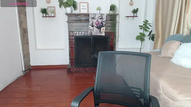 Emma hassani online show from 06/11/26, 01:20