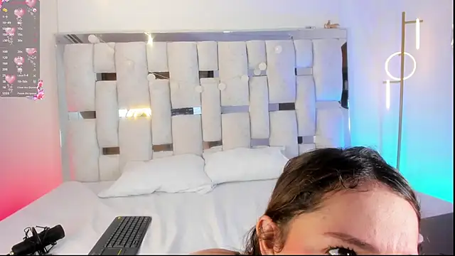 Snapshot of HecateCorvin chatting on 02/26/26, 12:48 HecateCorvin online show from 02/26/26, 12:48