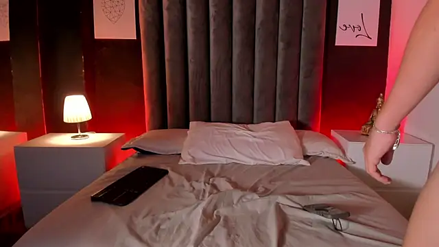Isaac Grey online show from 05/26/26, 07:54
