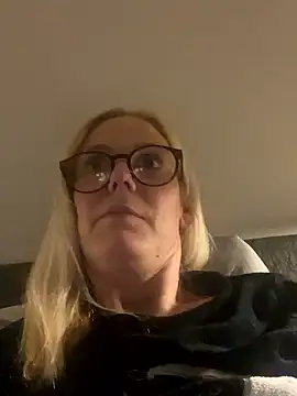 Snapshot of Amelie_BlondeXX chatting on 02/25/26, 09:24 Amelie BlondeXX online show from 02/25/26, 09:24