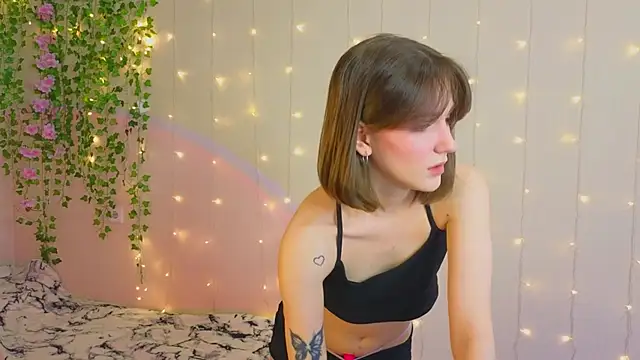 PeachyWhisper online show from 05/03/26, 07:03