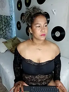 medusafox  online show from 04/11/26, 04:50