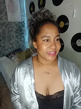Snapshot of medusafox_ chatting on 06/26/26, 05:12 medusafox online show from 06/26/26, 05:12