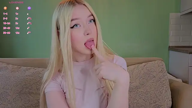 ChristinBland online show from 04/04/26, 01:19