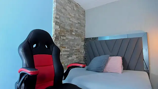 Snapshot of LUCIA_KHAN chatting on 07/15/26, 07:30 LUCIA KHAN online show from 07/15/26, 07:30