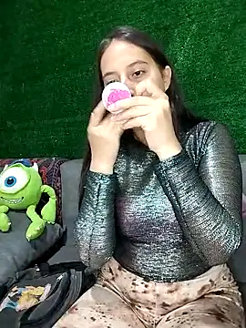 MaskedLatinaX online show from 04/22/26, 03:57