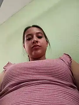 Snapshot of MaskedLatinaX chatting on 04/30/26, 08:04 MaskedLatinaX online show from 04/30/26, 08:04