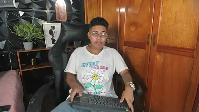 Noha  scott online show from 03/28/26, 02:16