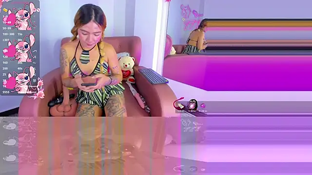 Snapshot of Alise-Masonn chatting on 06/30/26, 06:47 Alise-Masonn online show from 06/30/26, 06:47