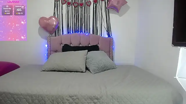 Snapshot of samantha_pym chatting on 02/27/26, 07:03 samantha pym online show from 02/27/26, 07:03