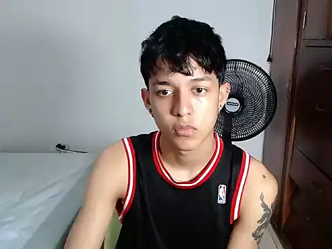 cute jisus online show from 04/01/26, 04:48