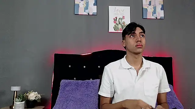 Eros Lux online show from 05/19/26, 12:44