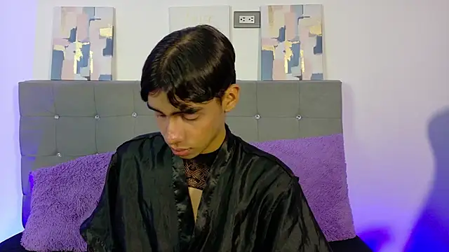 Snapshot of Eros_Lux chatting on 06/24/26, 02:05 Eros Lux online show from 06/24/26, 02:05