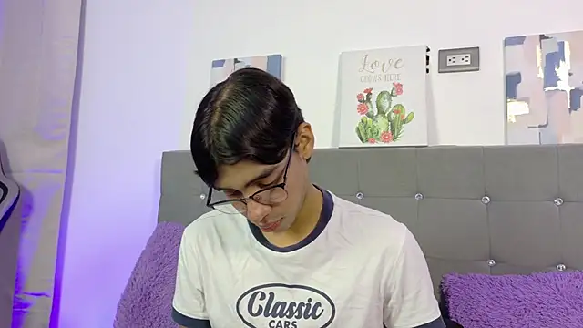 Snapshot of Eros_Lux chatting on 07/16/26, 12:44 Eros Lux online show from 07/16/26, 12:44
