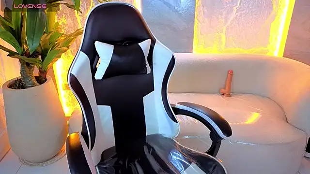 Snapshot of ashelyy_tp chatting on 02/26/26, 12:53 ashelyy tp online show from 02/26/26, 12:53