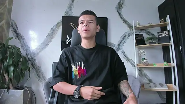 DylanRoyce  online show from 04/05/26, 12:35