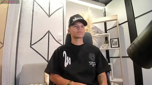 DylanRoyce  online show from 05/12/26, 12:46