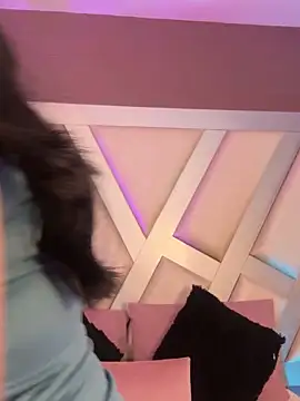 Ashleeyprincess01 online show from 03/26/26, 12:00