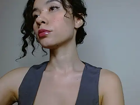 helena hadler online show from 03/27/26, 02:06