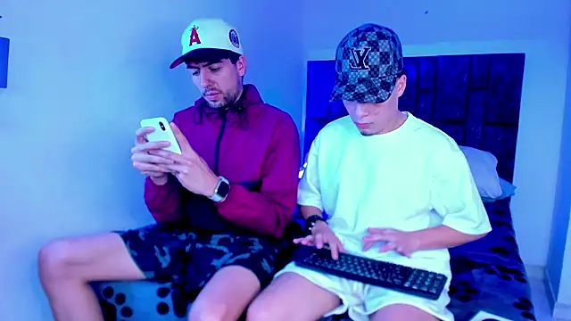 alex and christhoper online show from 03/27/26, 01:33