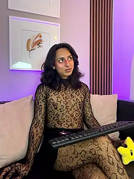 Elisasue online show from 05/17/26, 03:15