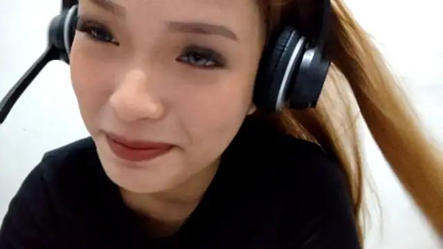 EllieCoconut001 online show from 04/15/26, 10:33