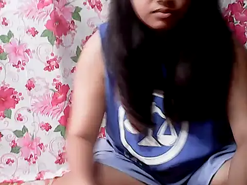 Snapshot of Flowerbebe chatting on 03/02/26, 07:15 Flowerbebe online show from 03/02/26, 07:15