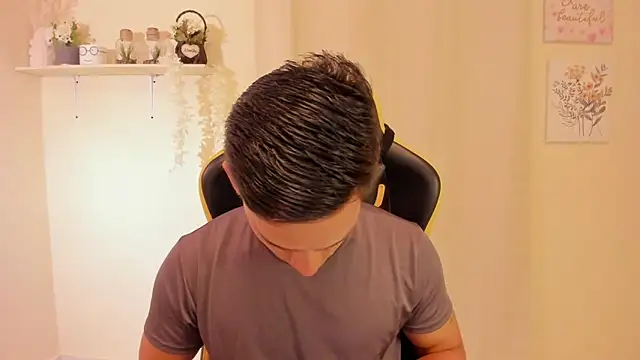 sexy andres01 online show from 03/13/26, 11:33