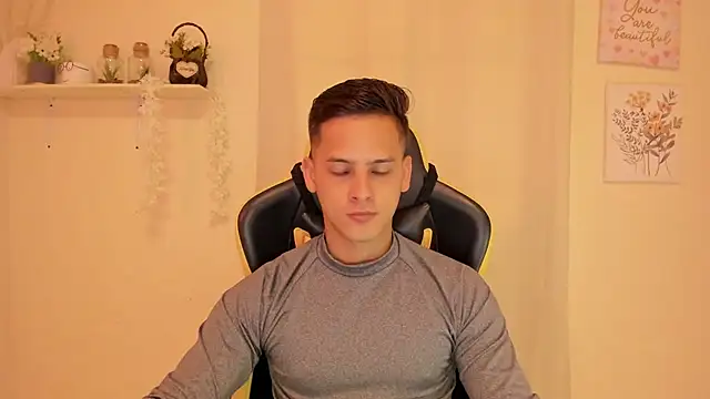 sexy andres01 online show from 04/18/26, 01:59