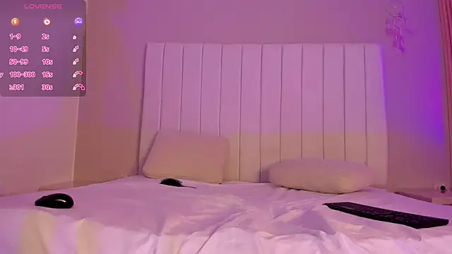 Snapshot of sophia_walkett_ chatting on 03/31/26, 02:06 sophia walkett online show from 03/31/26, 02:06