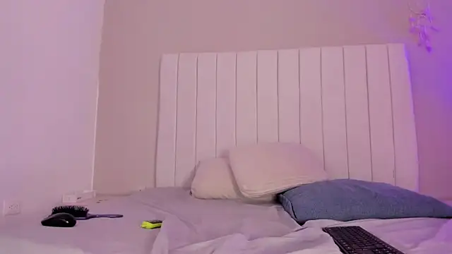 Snapshot of sophia_walkett_ chatting on 04/09/26, 02:11 sophia walkett online show from 04/09/26, 02:11