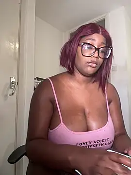 Snapshot of sweetzberri2 chatting on 02/27/26, 03:01 sweetzberri2 online show from 02/27/26, 03:01