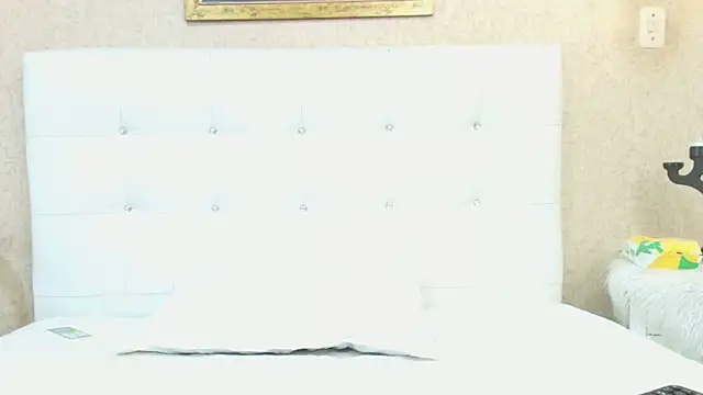 Sammantha hotx online show from 04/15/26, 07:43