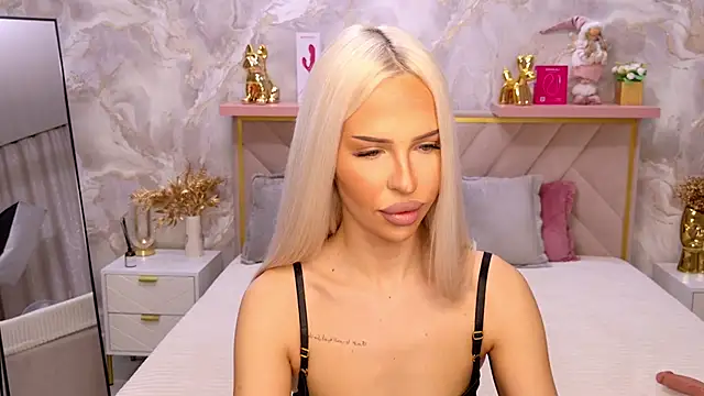 EvaXElfi online show from 04/13/26, 12:38