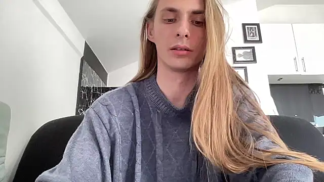 Snapshot of mi_chyort chatting on 02/25/26, 11:09 mi chyort online show from 02/25/26, 11:09