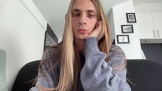 Snapshot of mi_chyort chatting on 02/28/26, 01:12 mi chyort online show from 02/28/26, 01:12