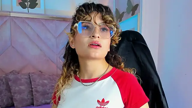 emilyjonesss  online show from 03/13/26, 08:04