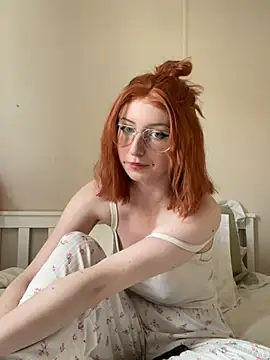 Snapshot of KandyPaws chatting on 07/18/26, 11:47 KandyPaws online show from 07/18/26, 11:47