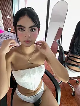 Snapshot of kitty_rousse01 chatting on 04/14/26, 01:28 kitty rousse01 online show from 04/14/26, 01:28