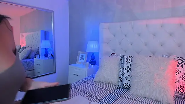 Ivi jones  online show from 04/02/26, 08:06