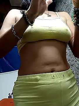 yuliitza4 online show from 03/30/26, 12:33