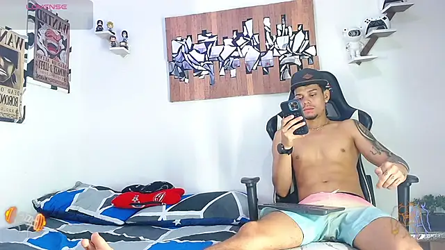 AdamsDvi online show from 03/08/26, 04:11