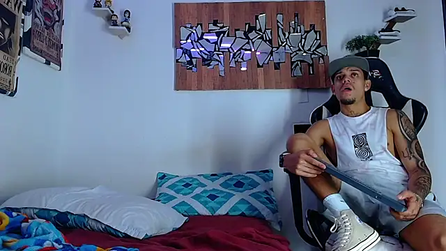 AdamsDvi online show from 04/22/26, 12:13