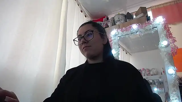Snapshot of Marian_ballesteros chatting on 05/13/26, 12:46 Marian ballesteros online show from 05/13/26, 12:46