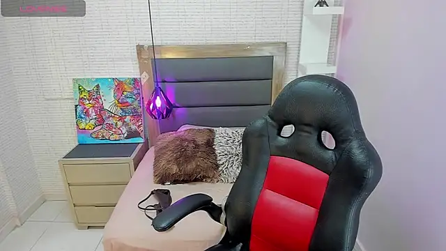 LESLYSIMPSON online show from 03/05/26, 07:43