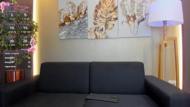 ValentinaaMilan online show from 04/09/26, 06:19