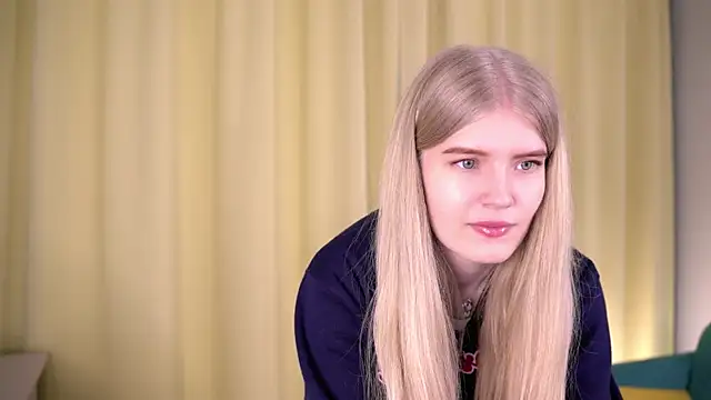 Snapshot of TraceeSeelig chatting on 03/03/26, 04:18 TraceeSeelig online show from 03/03/26, 04:18