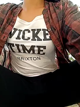 Snapshot of eanna88 chatting on 04/09/26, 02:22 eanna88 online show from 04/09/26, 02:22