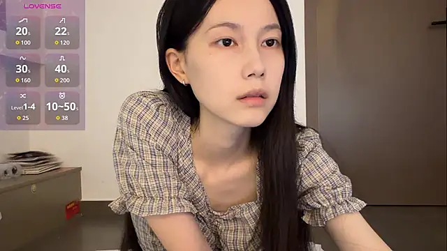 Snapshot of DD-5200 chatting on 05/21/26, 01:40 DD-5200 online show from 05/21/26, 01:40