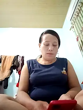 Snapshot of JenyLy68 chatting on 02/26/26, 01:32 JenyLy68 online show from 02/26/26, 01:32